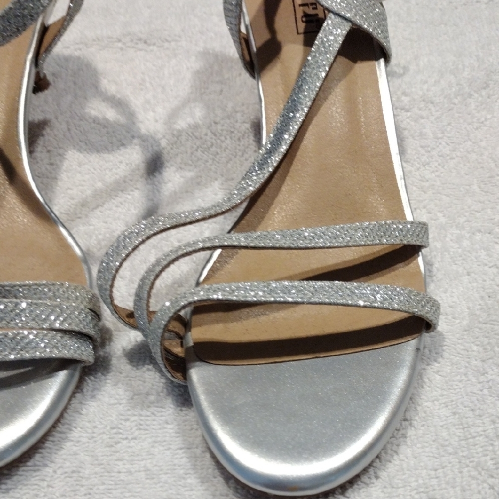 Alfani women Elegant and Chic Glittering Silver Sandals - Picture 3 of 7